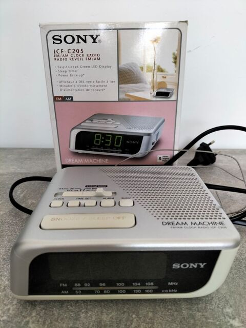 Radio r�veil marque Sony 9 La Roche-sur-Yon (85)