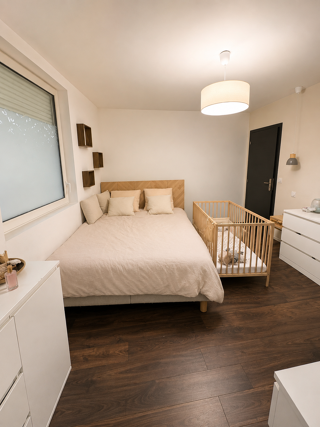  Appartement à louer 4 pièces 128 m²