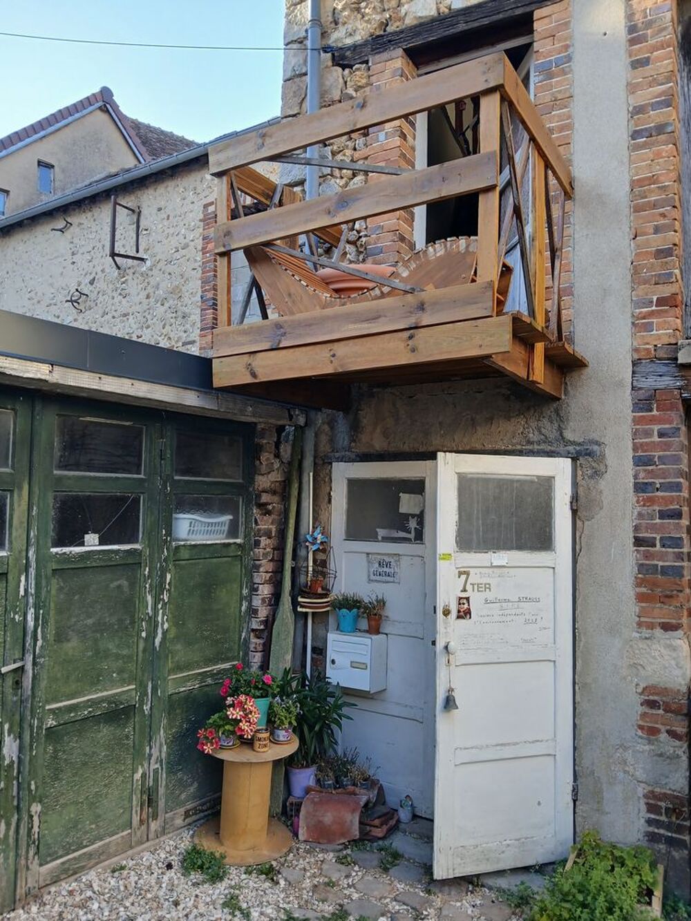 Vente Appartement Petite Grange atypique à Villeneuve sur Yonne.
Gare à 10mn Villeneuve-sur-yonne