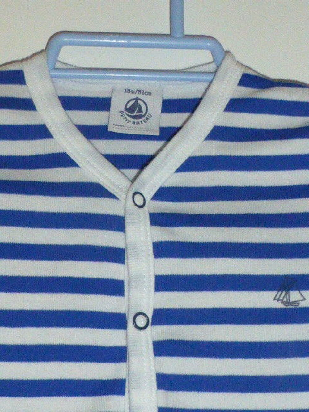 Petit bateau barboteuse ray&eacute;e 12 mois manches courtes Vêtements enfants