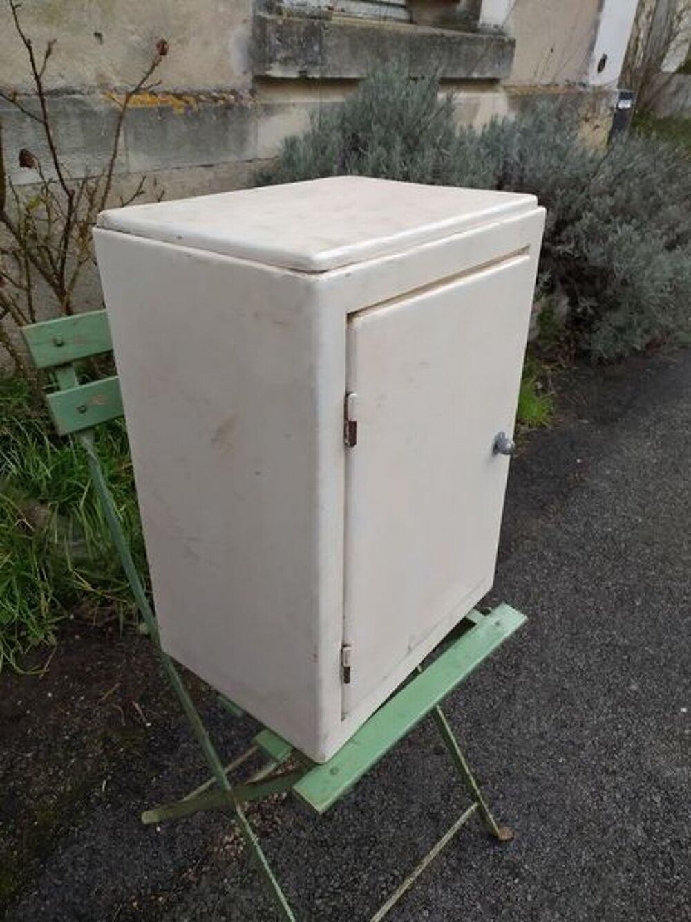 Petite Armoire Murale Vintage Style Mado.&nbsp; Meubles
