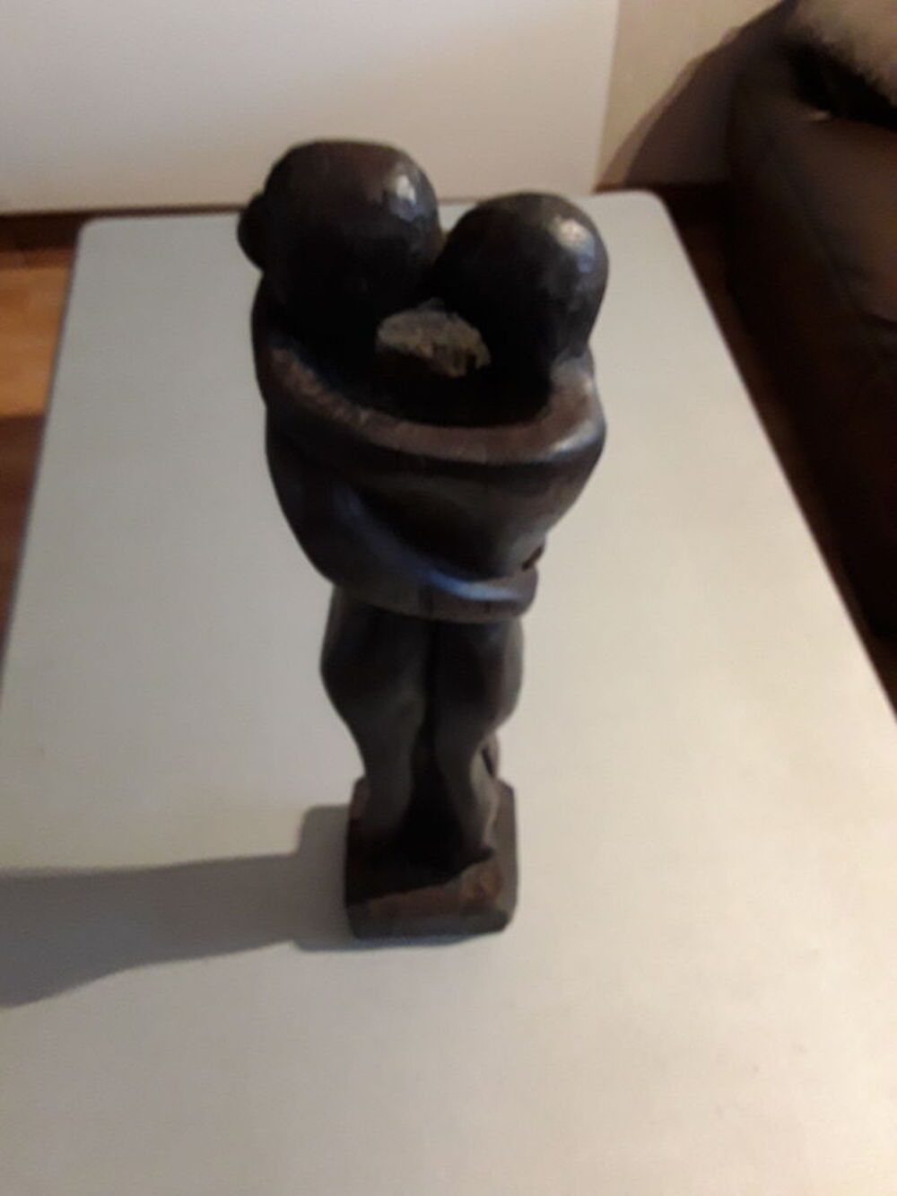 Statue couple enlac&eacute; Décoration