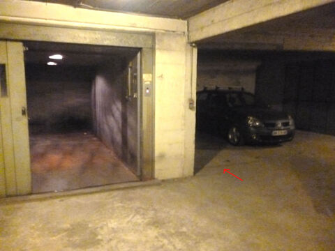  Parking / Garage  louer 3 m