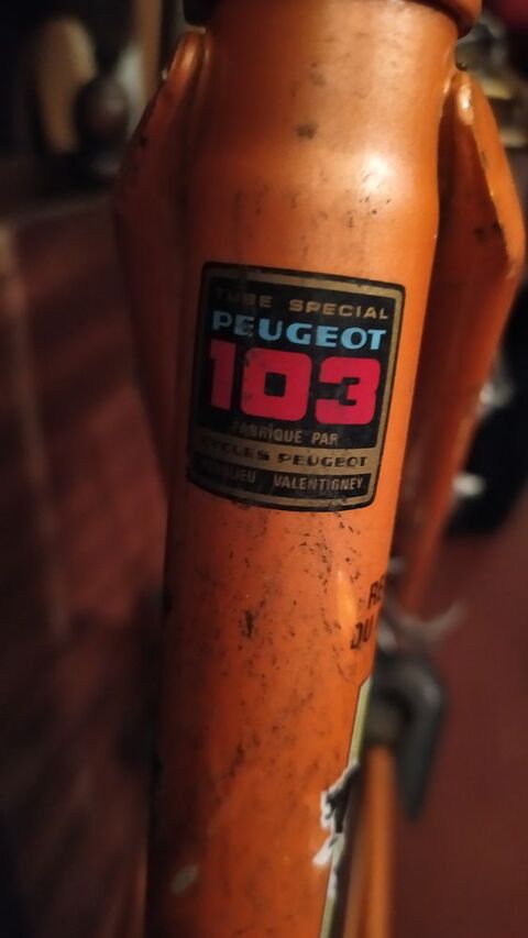 Velot Marque Peugeot 103 Vintage couleur orange pour femme 150 Rosny-sous-Bois (93)
