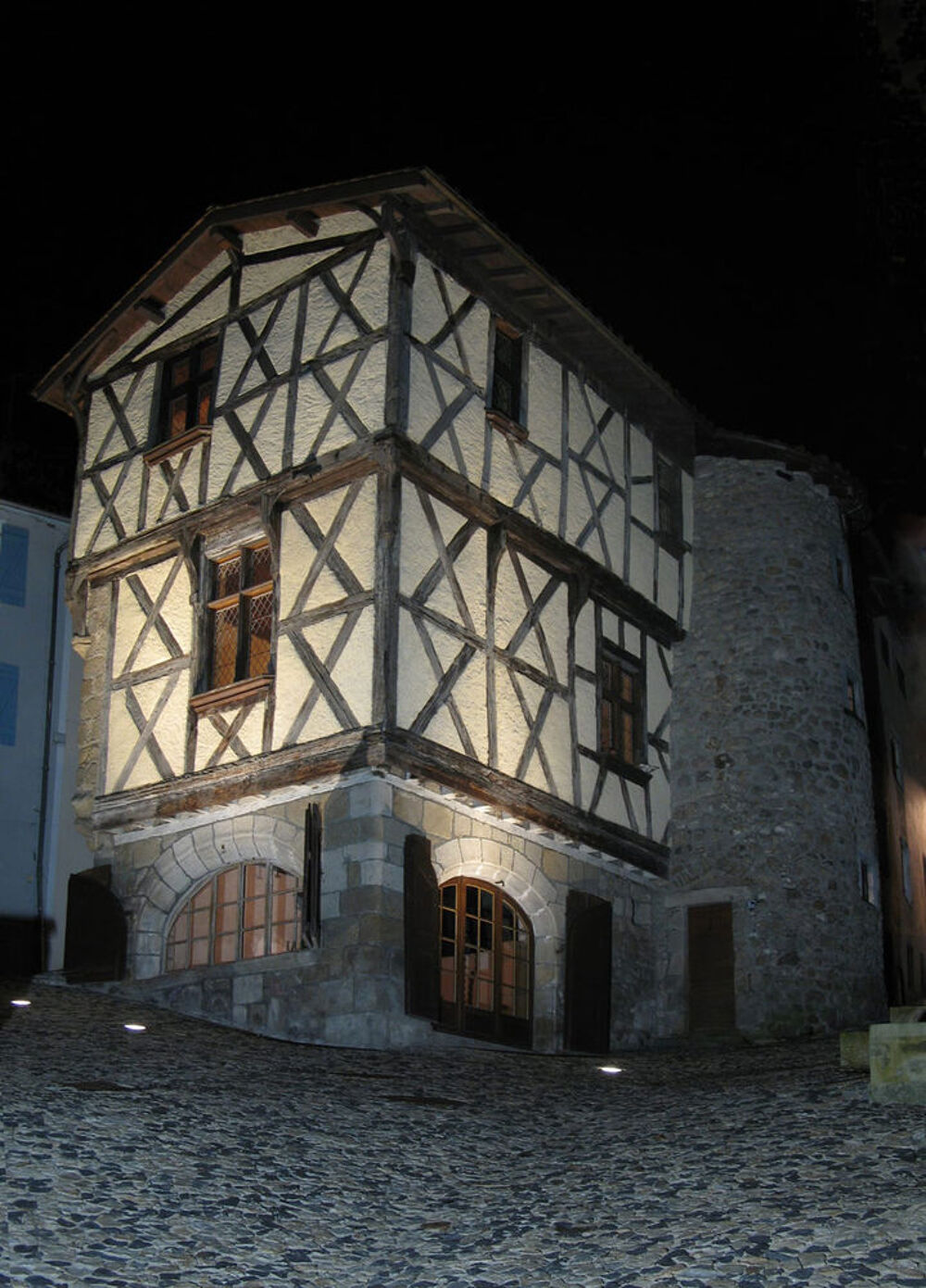 Maison 6 pièces 151 m² · à Olliergues · 151 m² · 165 000 €