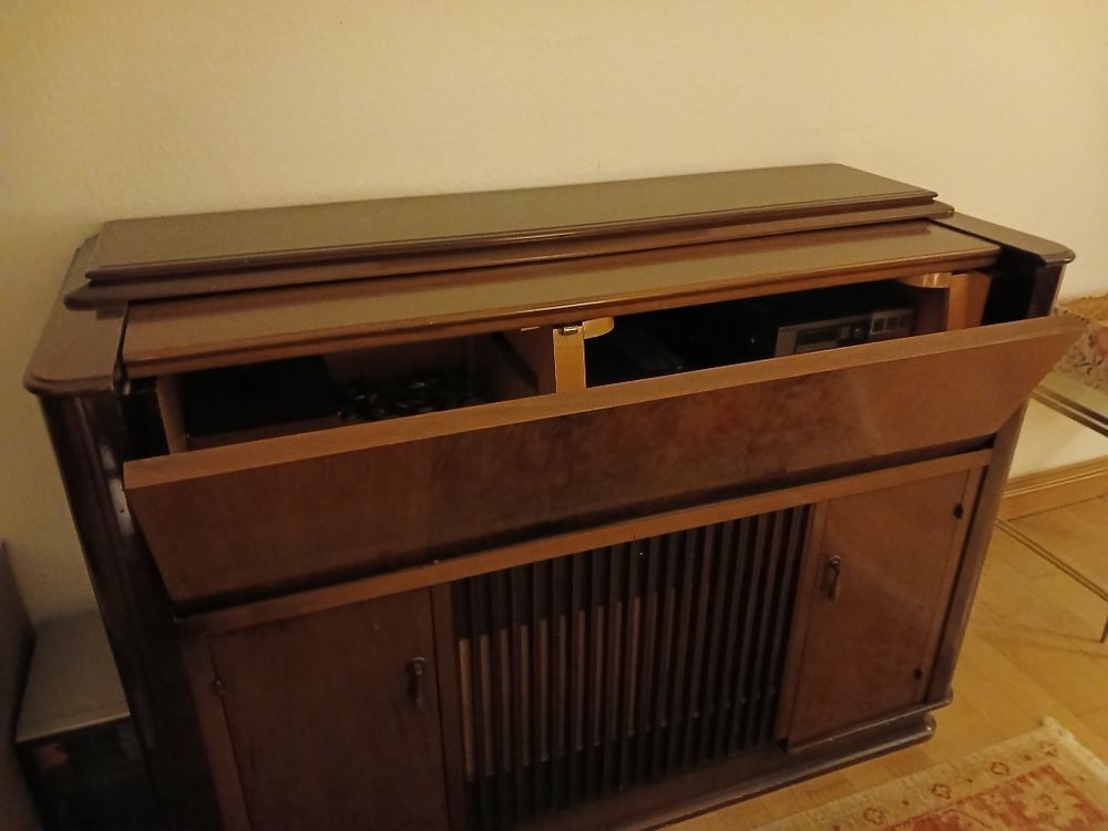 Meuble radio Phillips ann&eacute;e 1950 Meubles