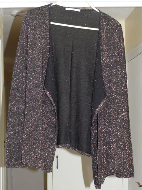 Gilet  CAMAÏEU  5 Saintes (17)