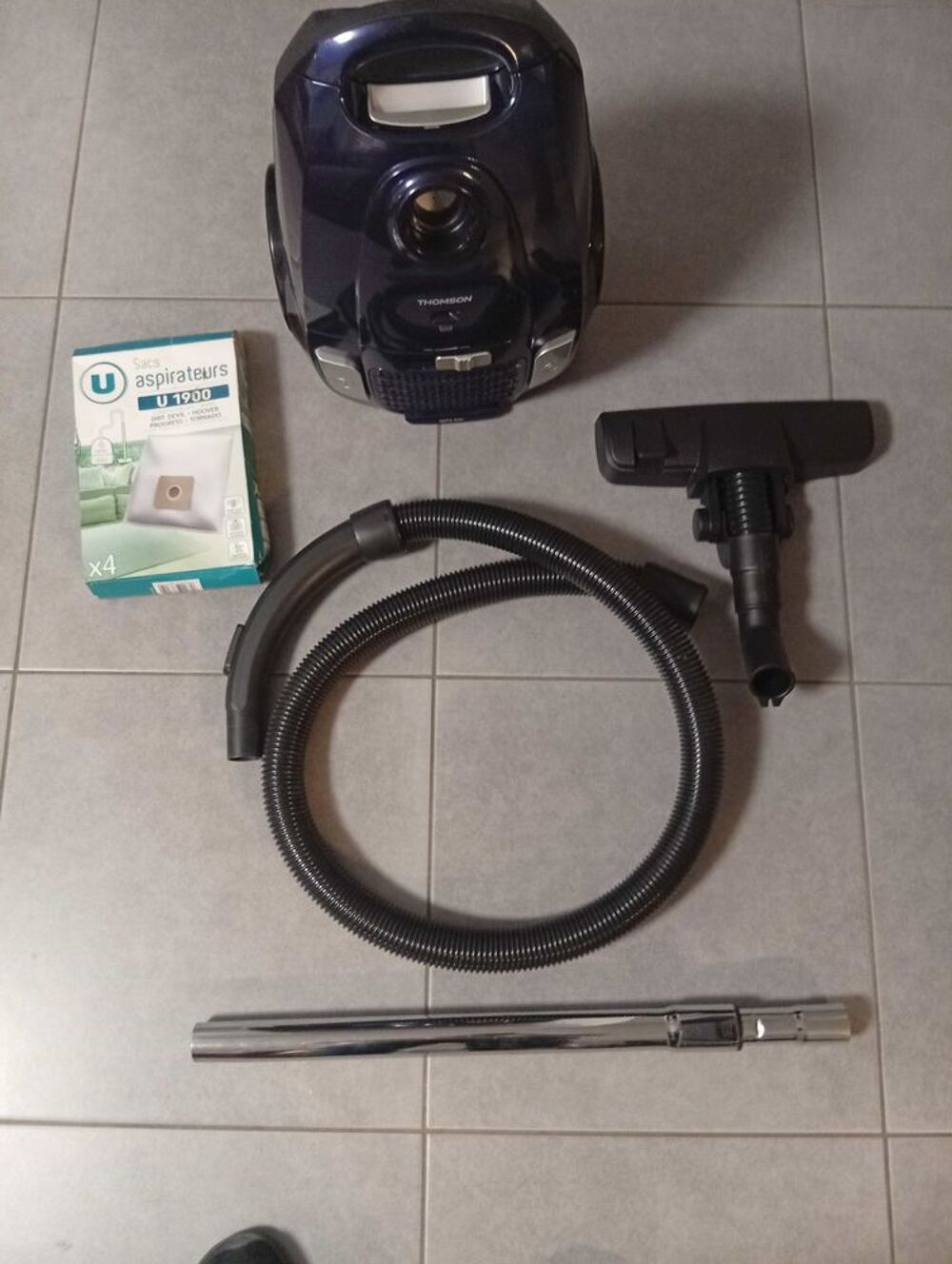 aspirateur+traineau+Thomson+noir+600w Electroménager