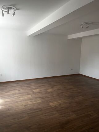  Appartement à louer 4 pièces 96 m²