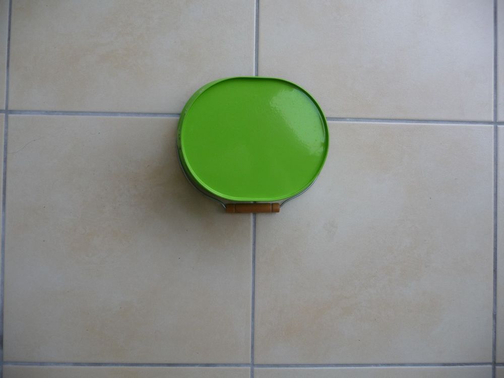Joli panier ou seau forme ovale m&eacute;tal laqu&eacute; vert - Neuf Décoration