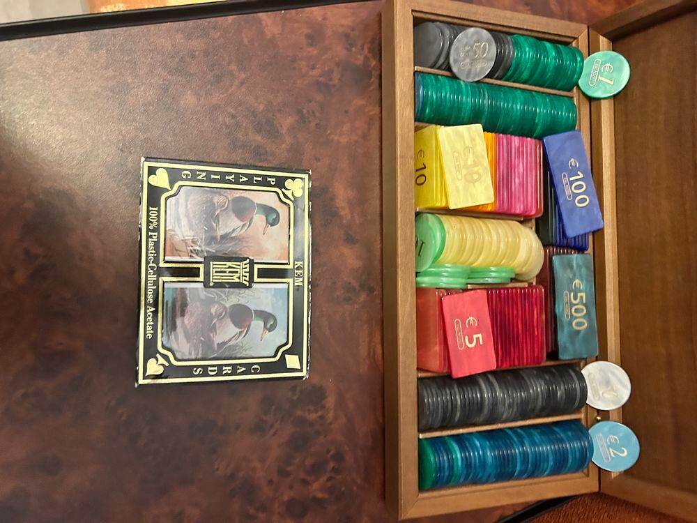 Jeu de cartes KEM et coffret en noyer Consoles et jeux vidéos