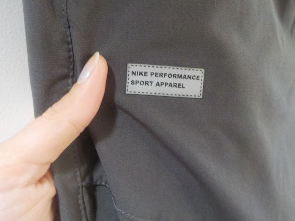 PANTALON JOGGING GRIS FONCE NIKE DRI-FIT TAILLE L Vêtements