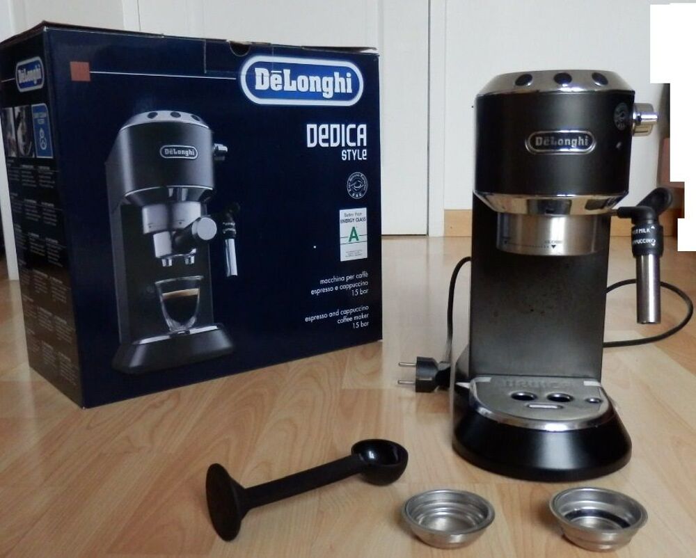 Machine &agrave; expresso Delonghi EC695.BK Dedica noir : Tr&egrave;s bon Electroménager