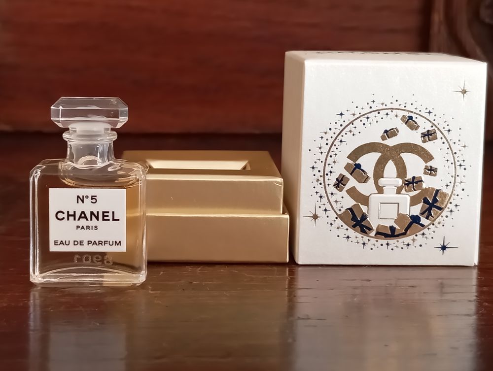Miniature de parfum Chanel N&deg;5 No&euml;l 2024 