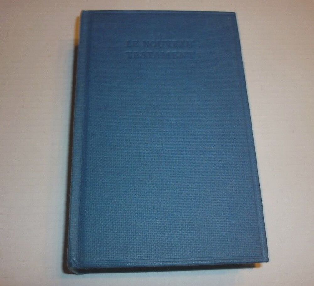 "LE NOUVEAU TESTAMENT" de Louis SEGOND Format poche couleurs Livres et BD