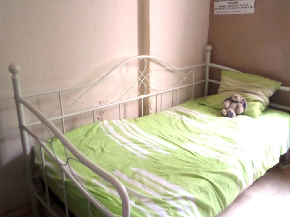 a donner lit 1 personne Meubles