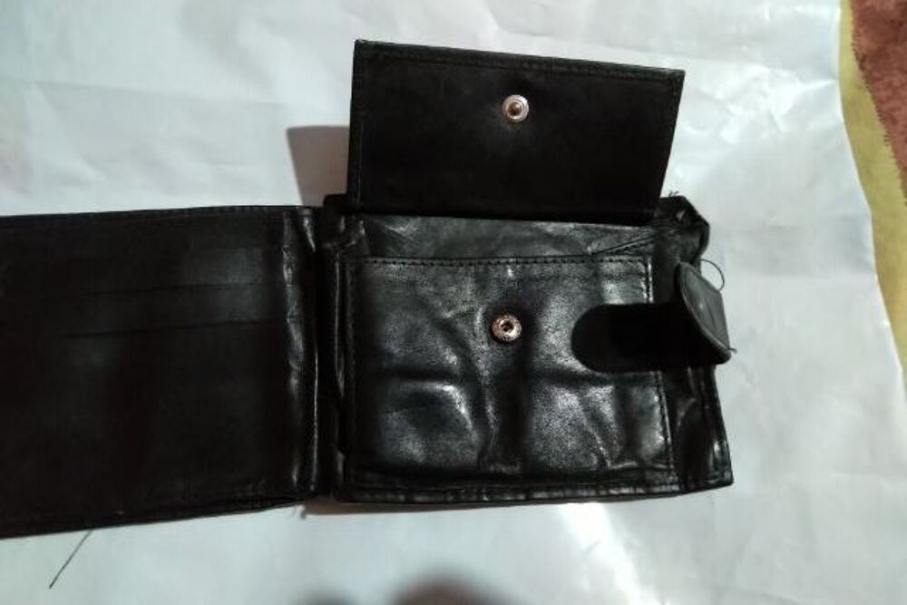 Portefeuille en cuir avec plusieurs compartiments &amp; 2 volets Maroquinerie