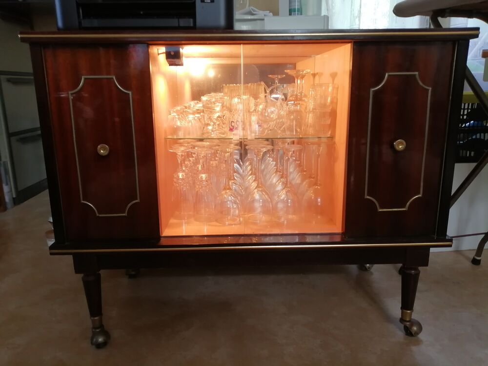 Meuble bar vintage sur roulettes Meubles