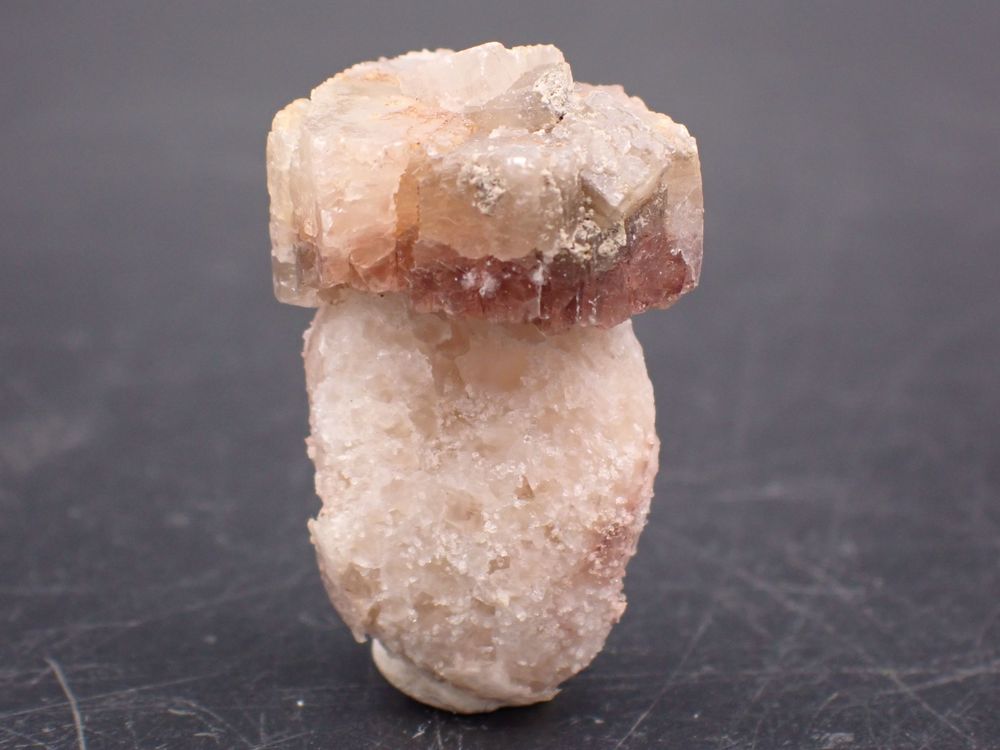 Aragonite , Bastennes , Landes , France 13gr 33 x 21 x 17 mm 