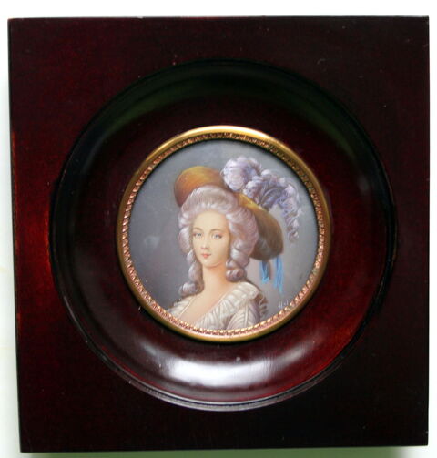 Portrait miniature sur ivoire sign� de la reine MARIE ANTOIN 70 Issy-les-Moulineaux (92)