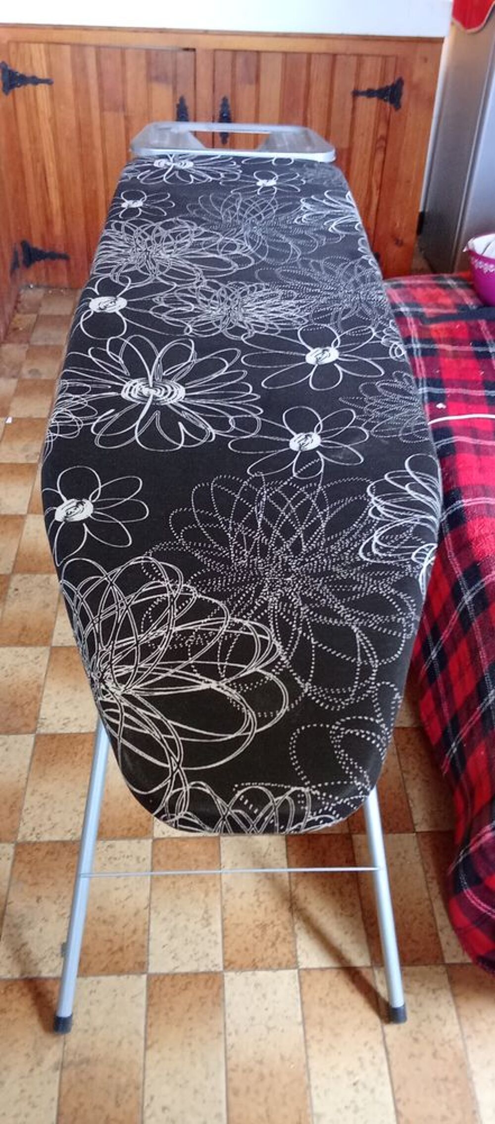 Table &agrave; repasser Electroménager