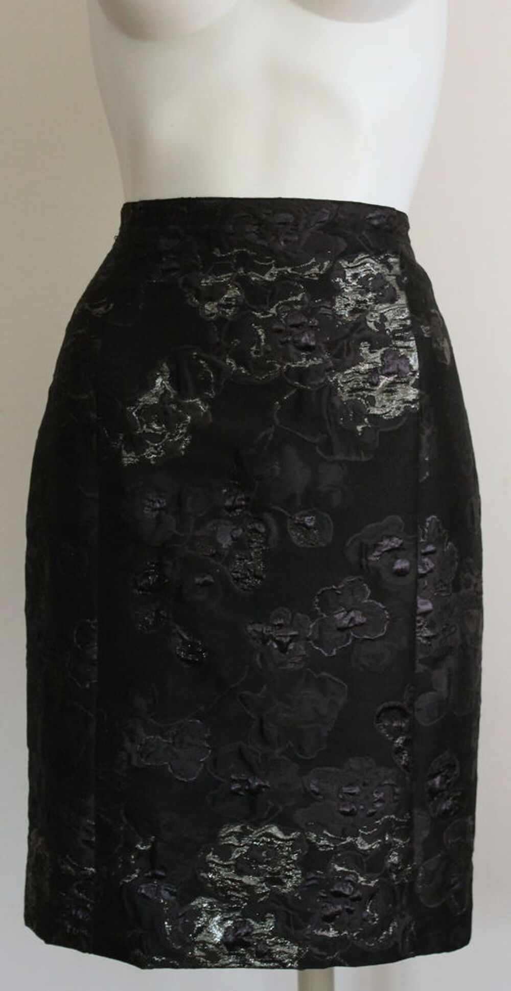 Jupe noire lurex NINA RICCI T.38 Fr
polyester et soie Vêtements