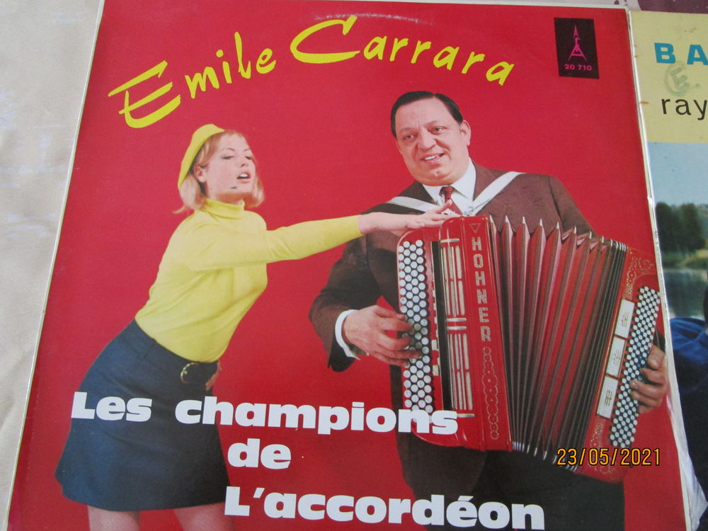 lot de trois vinyles accord&eacute;onistes c&eacute;l&egrave;bres CD et vinyles
