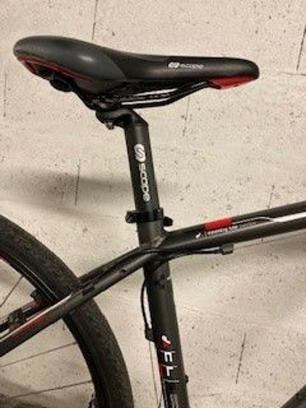 VTT quasi neuf peu roul&eacute; Sports