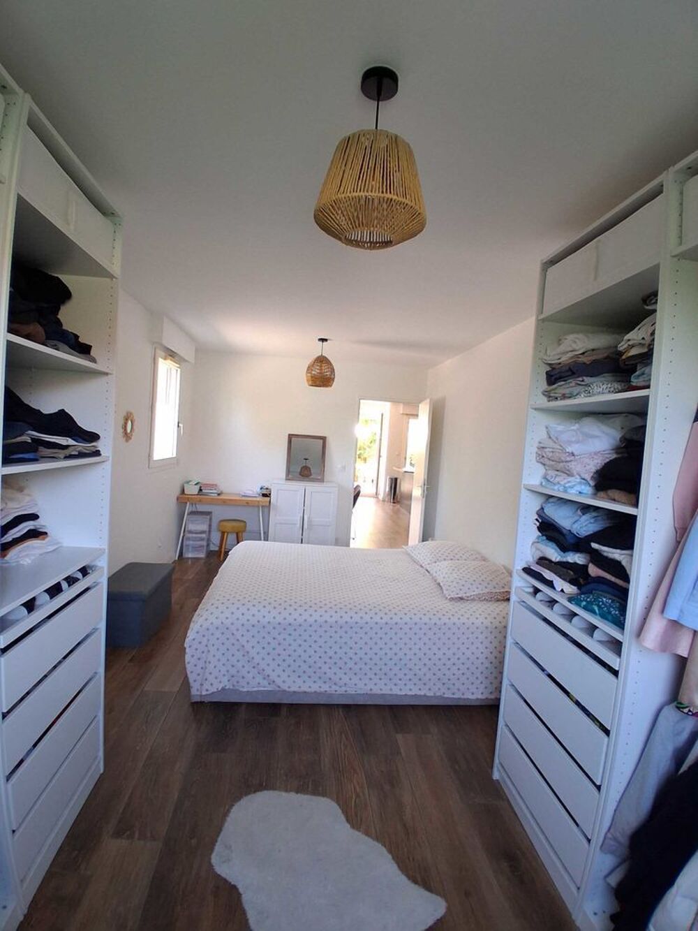 Vente Appartement apparemment T4 +terrasse + jardin + parkings Marseille 8