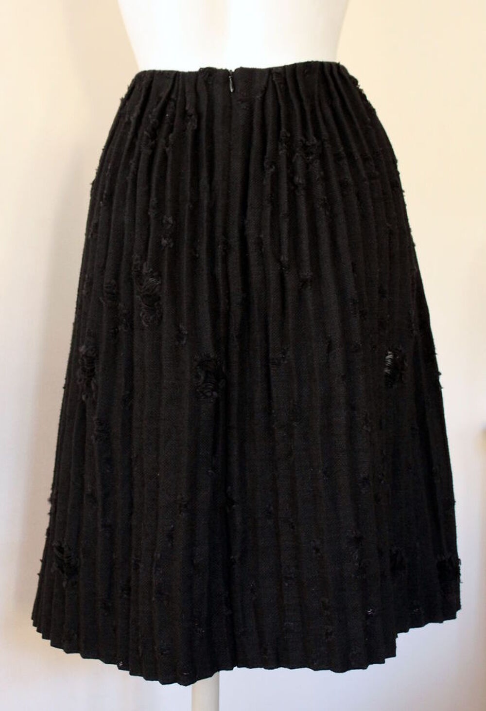 Jupe pliss&eacute;e noire MIU MIU distressed skirt T.38 Vêtements