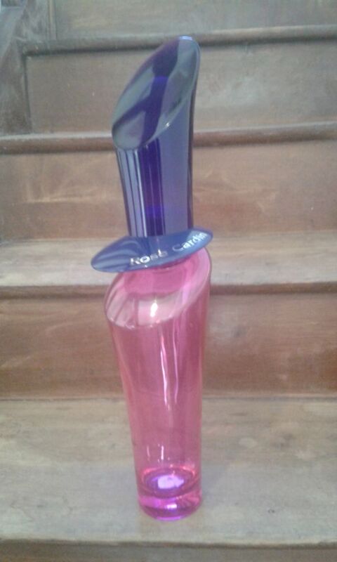Flacon de dmonstration parfum Rose Cardin. Hauteur 46 cm Kernevel (29)