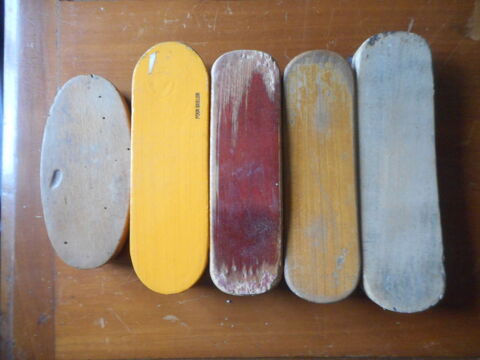 Saisissez le titre de votre objet.Lot de 5 anciennes brosses 20 Nieuil-l'Espoir (86)