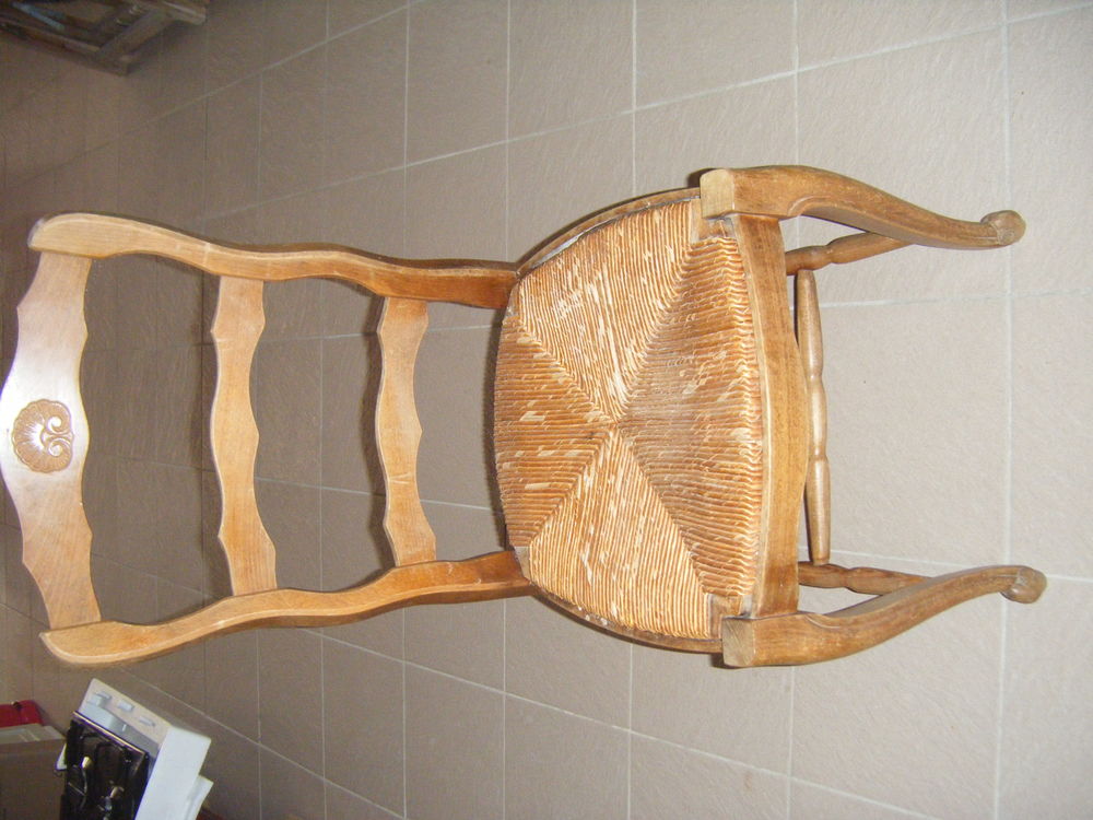 CHAISES Meubles