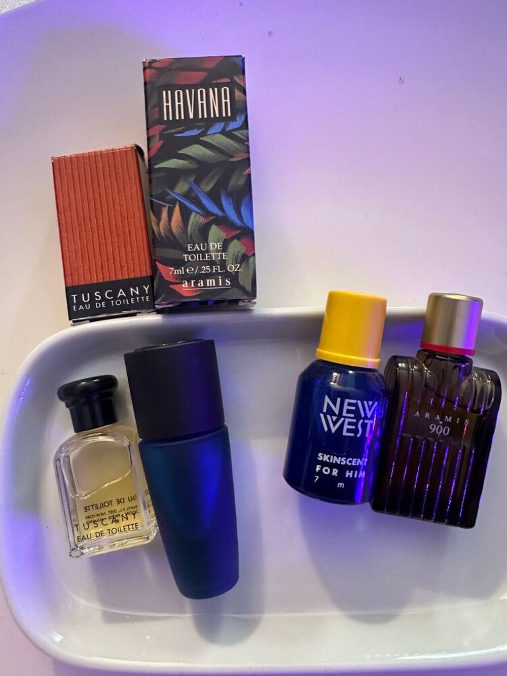 Lot de 100 miniatures de parfum de grandes marques 