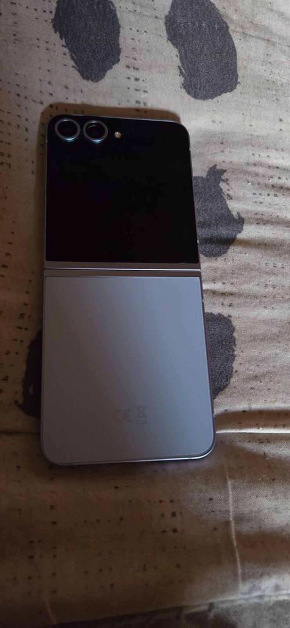 Samsung Flip 6 Téléphones et tablettes