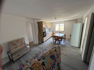  Appartement à louer 4 pièces 72 m² Lencloître