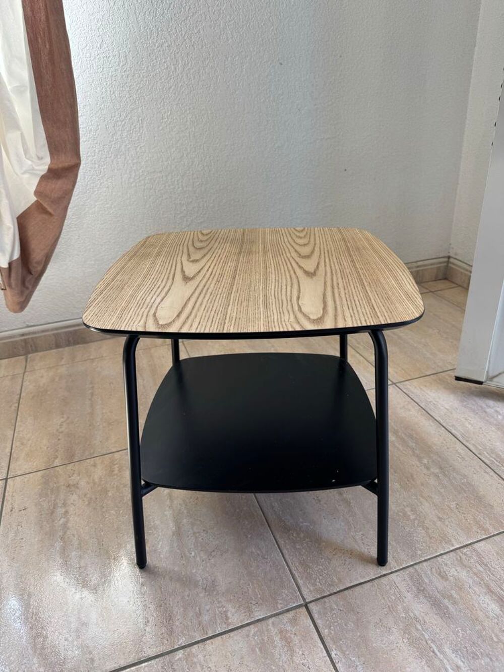 petite table d'appoint Meubles