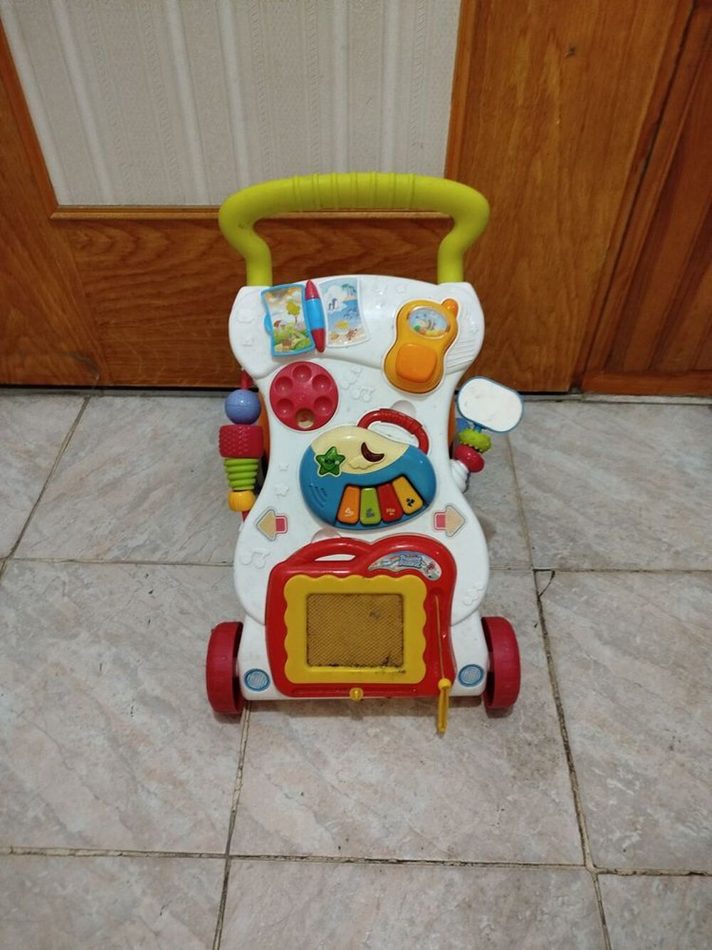 Table &agrave; Langer Enfant Motif Lapin avec Tiroirs Mobilier enfants