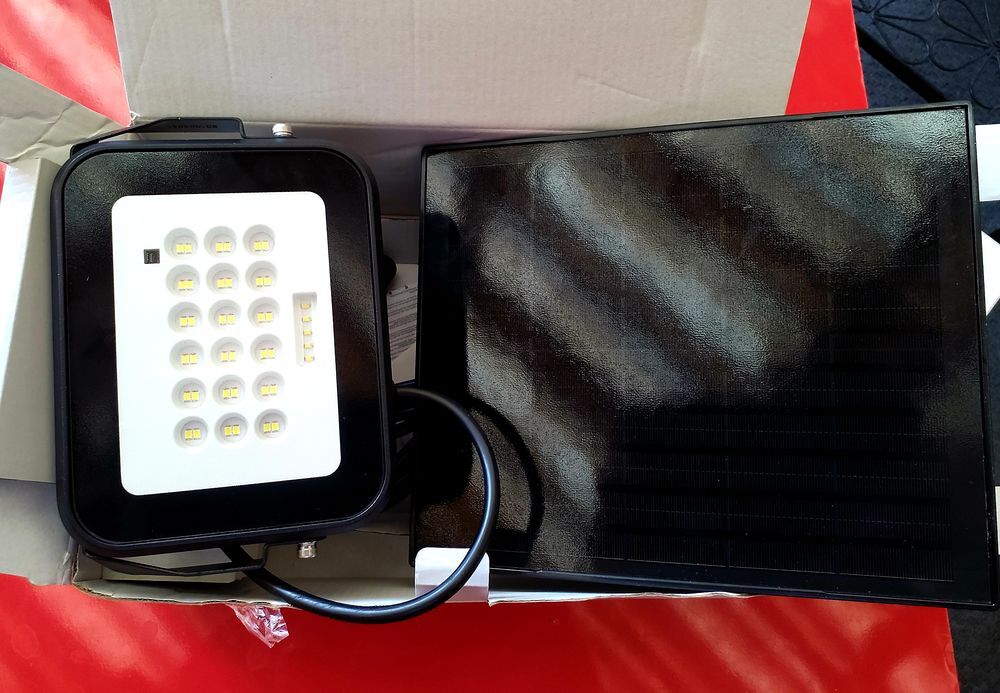 PROJECTEUR SOLAIRE pour &eacute;clairage ext&eacute;rieur et int&eacute;rieur Décoration