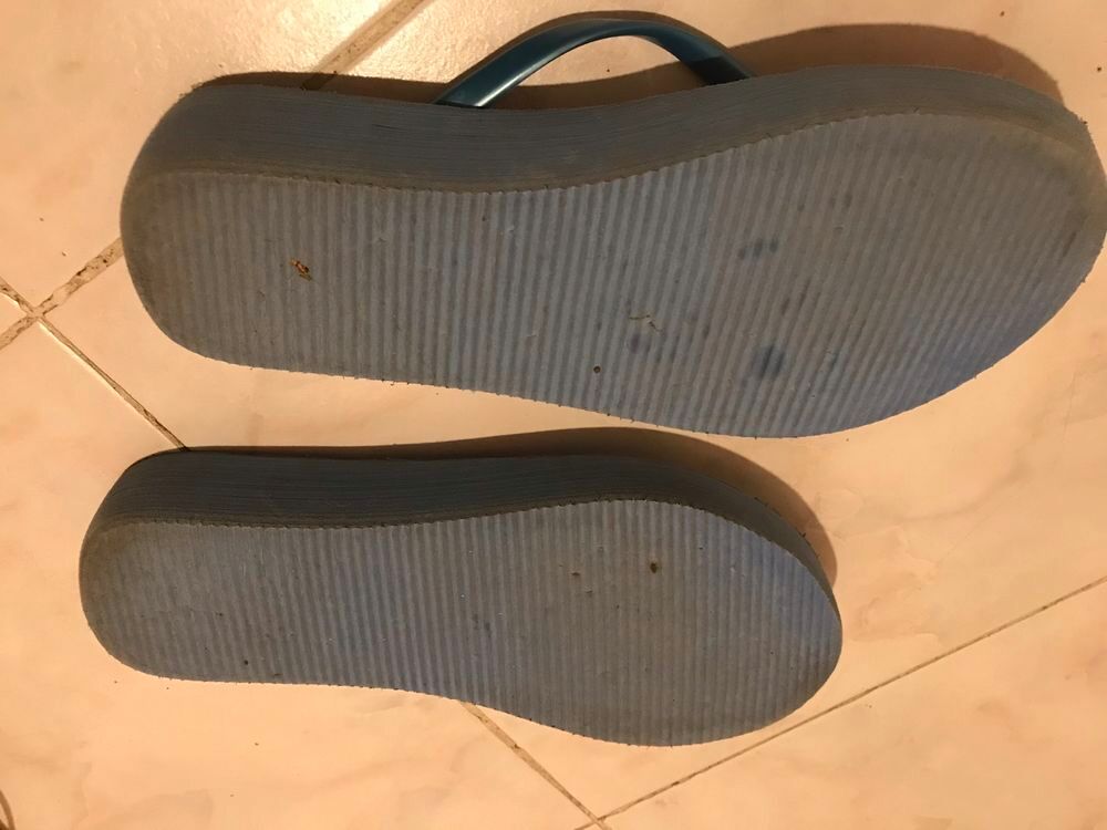 TONGS BLEUE A FLEUR Pointure 39 Chaussures