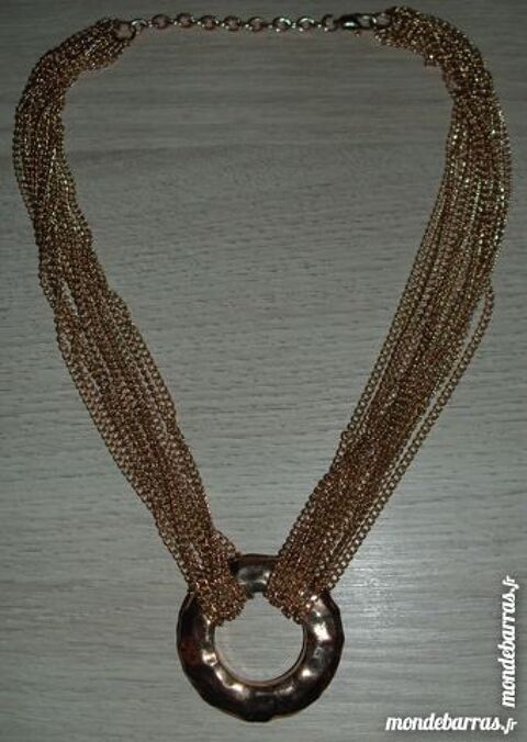 Collier de chaînes fantaisie 25 Antibes (06)
