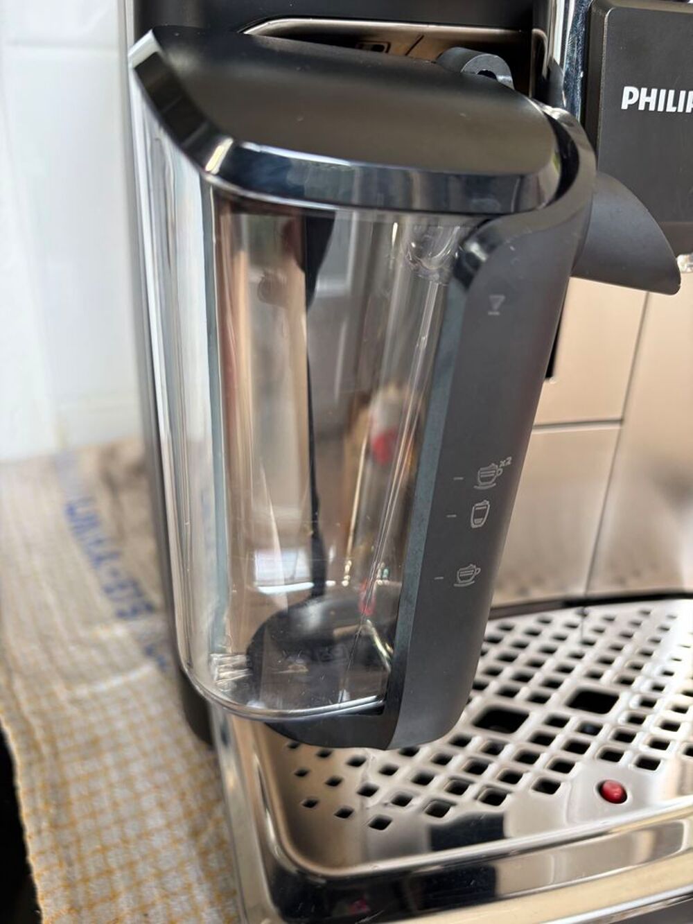 Machine &agrave; caf&eacute; automatique Philips avec mousseur lait Electroménager