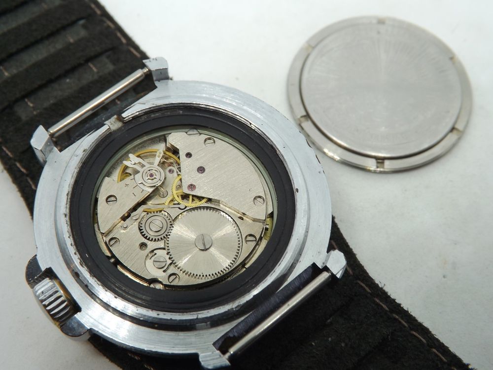 Montre sovi&eacute;tique Vostok Komandirskie rare boitier et rond Bijoux et montres