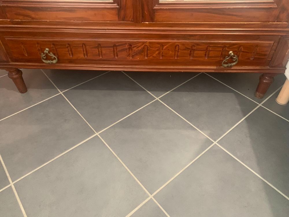 ARMOIRE ET LIT EN MAHOGANY ETAT NEUF LIVRAISON Meubles