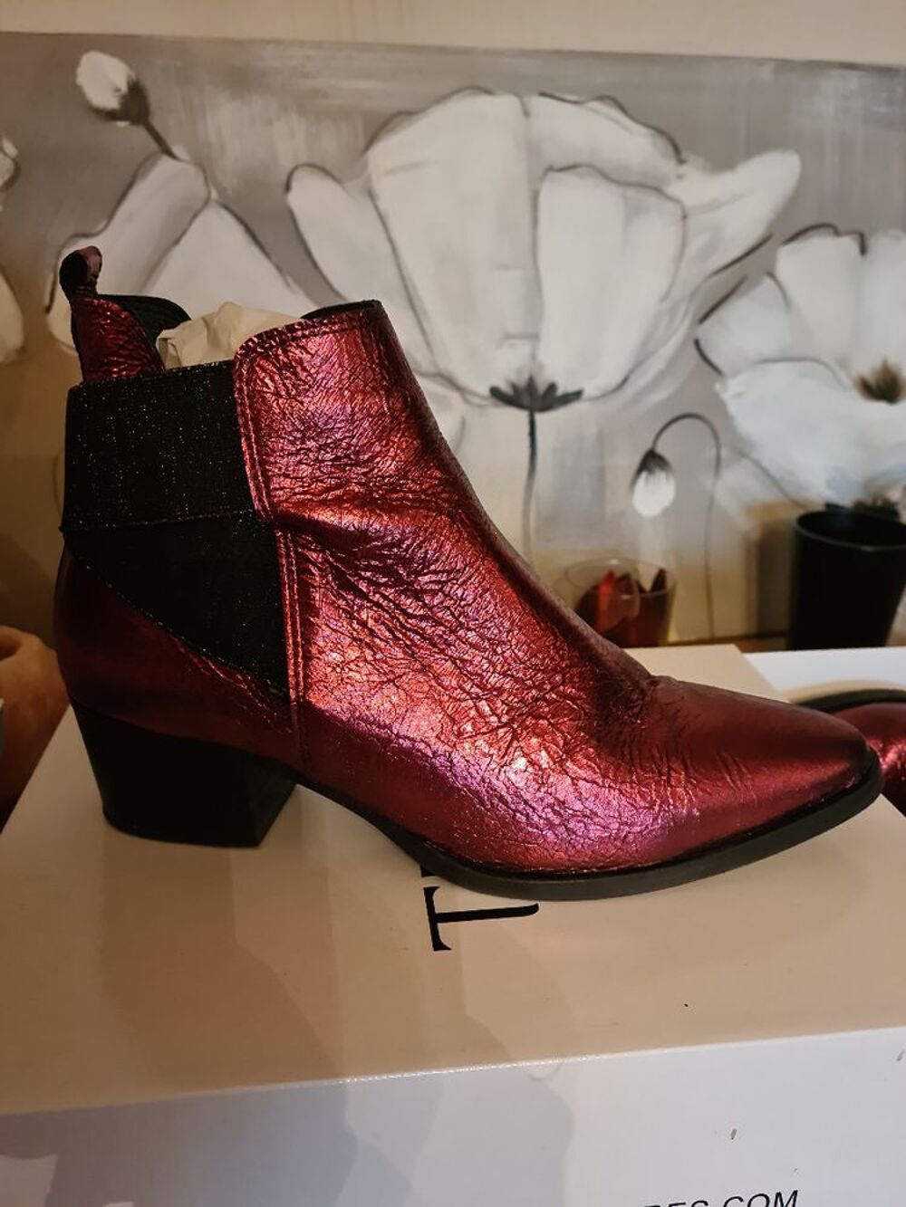 Tr&egrave;s belles bottines cuir Bordeaux. P 39. Chaussures