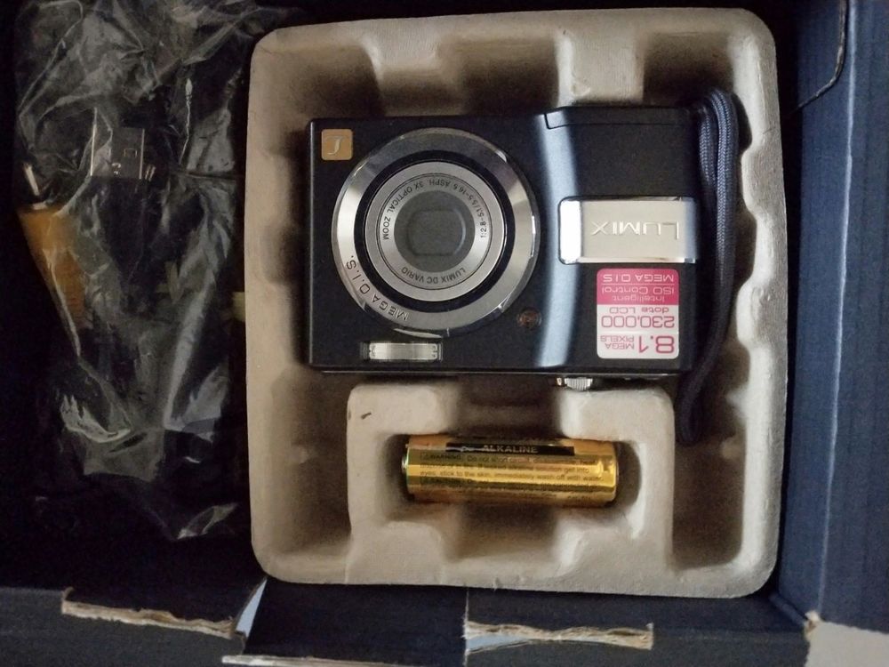 Panasonic Lumix DMC-LS80 (Black) Photos/Video/TV