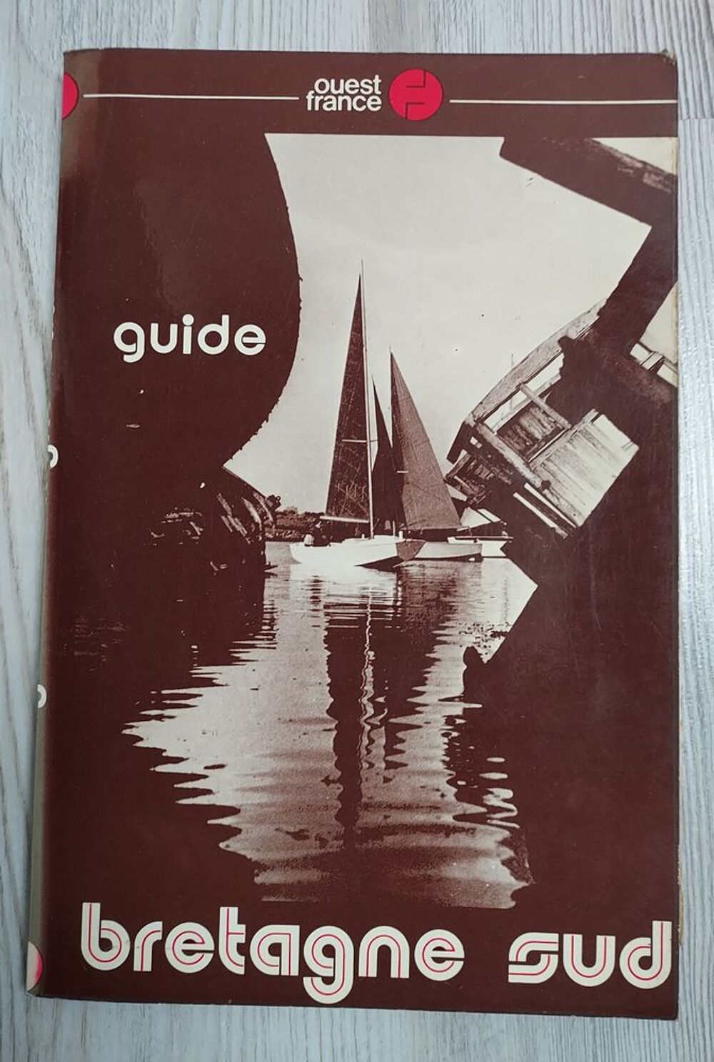 Guide Ouest France Bretagne sud Livres et BD