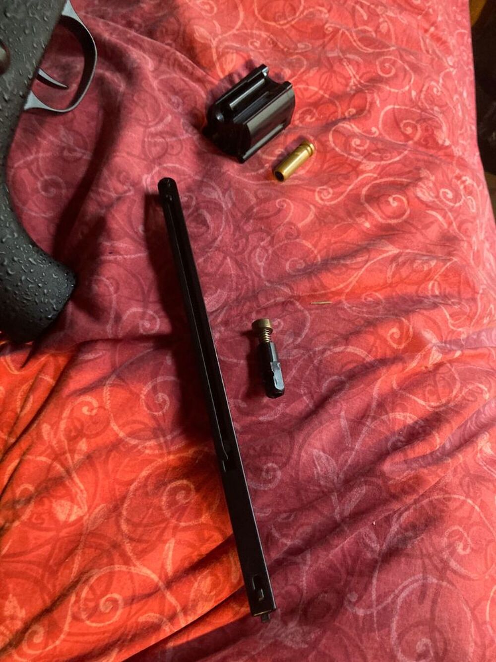 R&eacute;plique de sniper air soft avec culasse et douille amovible Sports