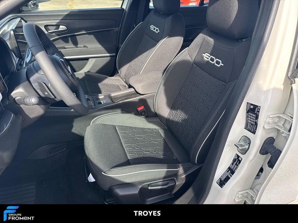 Fiat 600 T-Gen 3 1.2 Hybrid 145ch eDCT6 Pop 2025 occasion 10600 La Chapelle-Saint-Luc