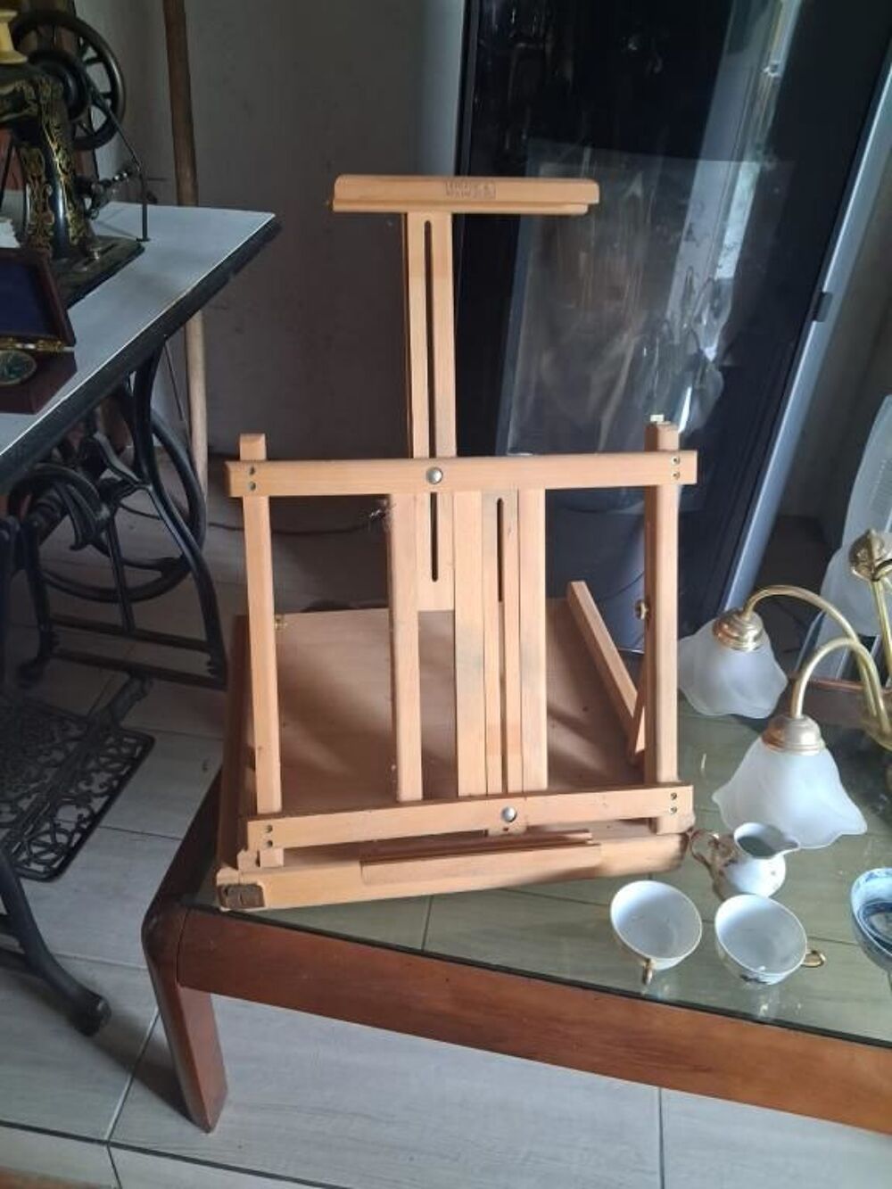 UN CHEVALET DE PEINTURE Décoration
